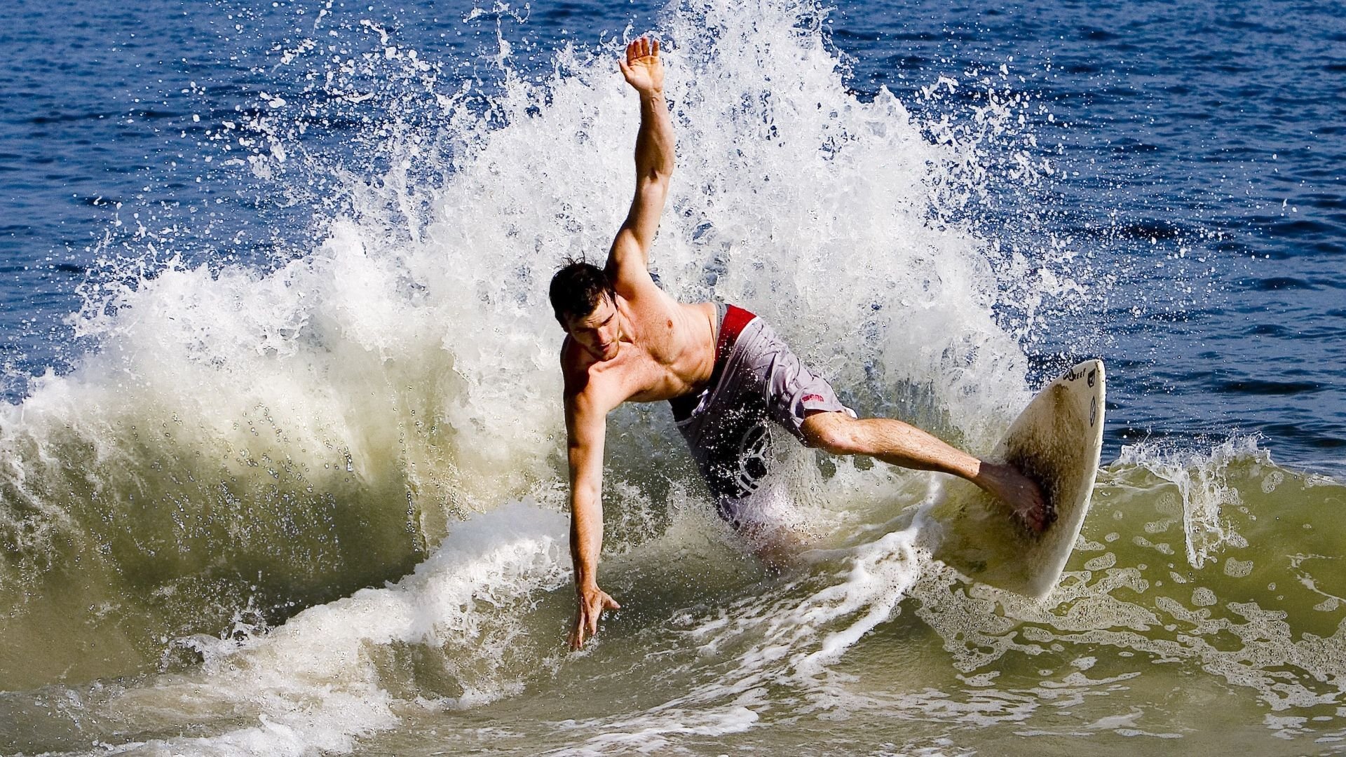 乐鱼体育App下载-《Valorant》“星辰争霸”新赛季，地图英雄全面革新！